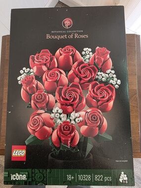NEW Lego Red and Green Bouquet of Roses (Botanical Collection)